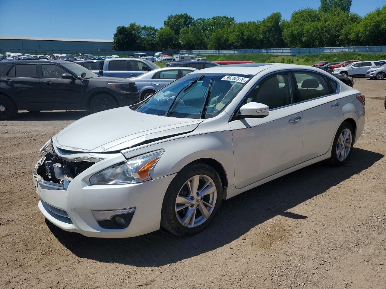 Salvage Nissan Altima Image