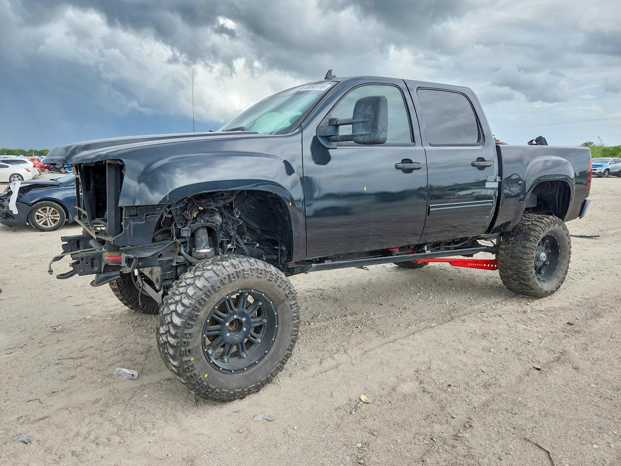 Salvage GMC Sierra Image