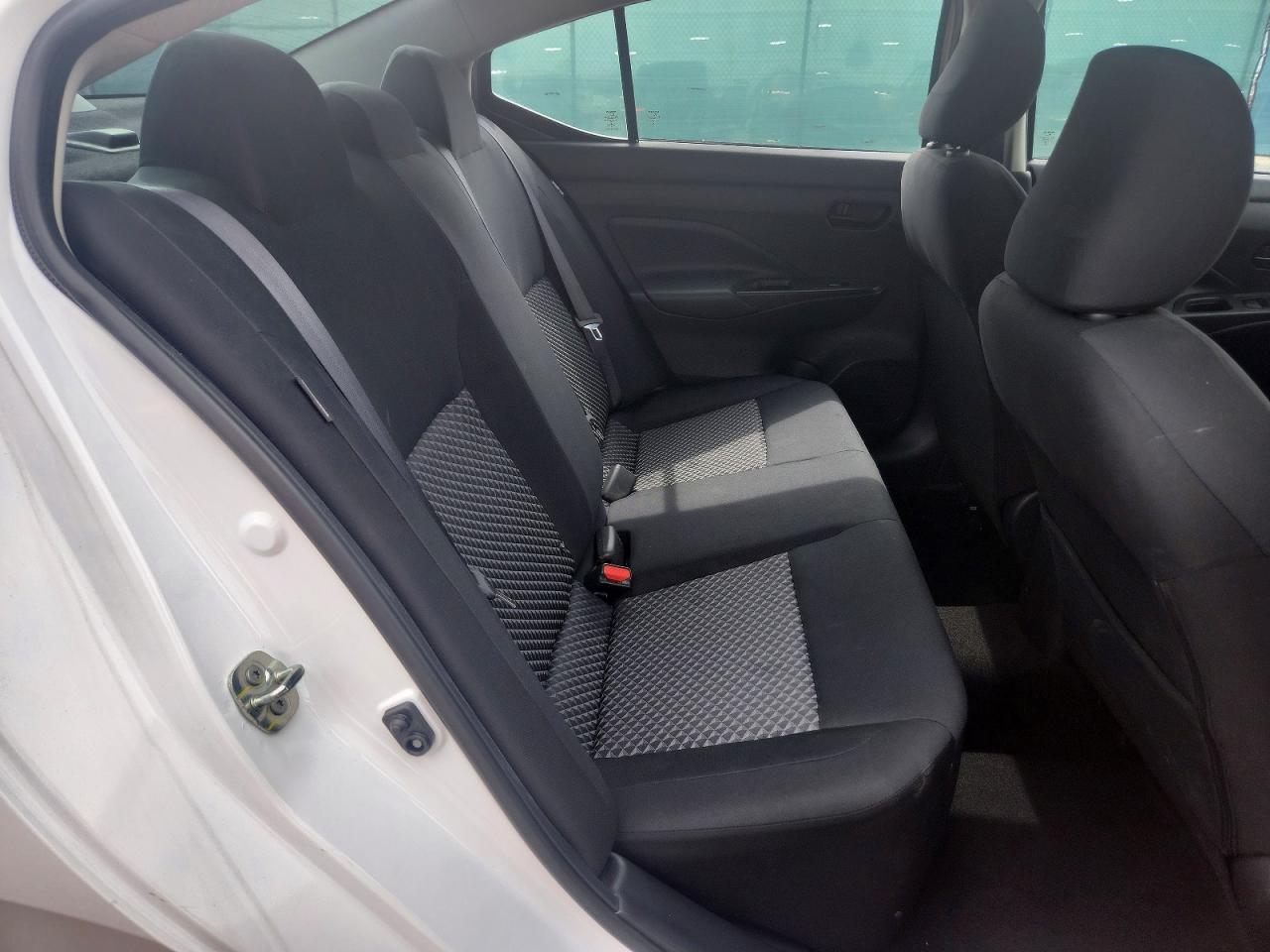 Nissan Versa S