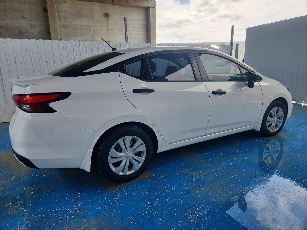 Nissan Versa S