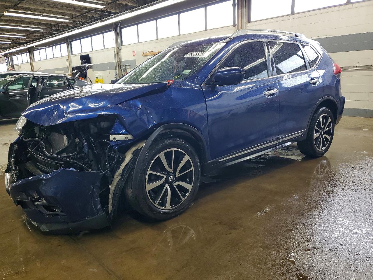Salvage Nissan Rogue Image