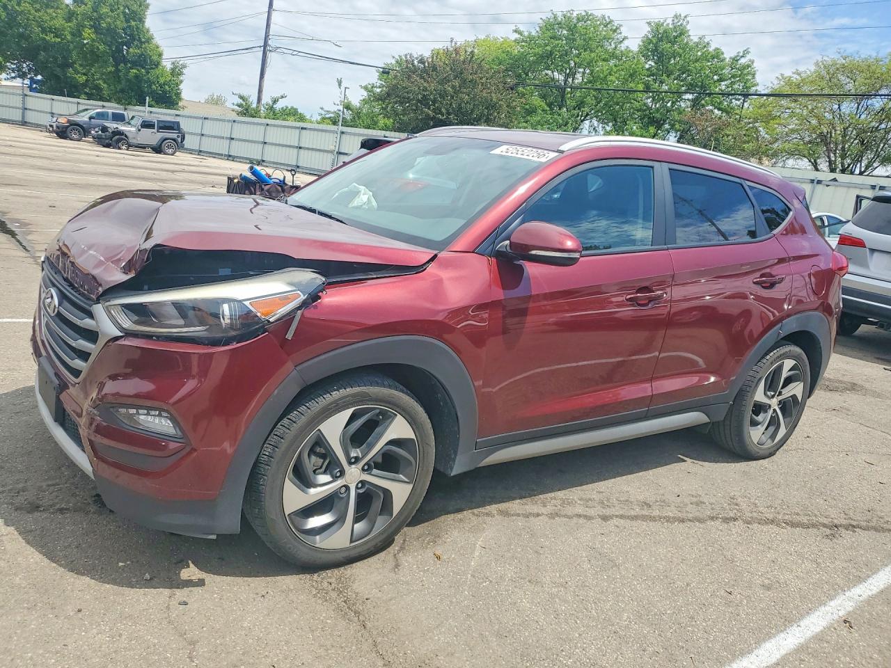 Salvage Hyundai TUCSON Image