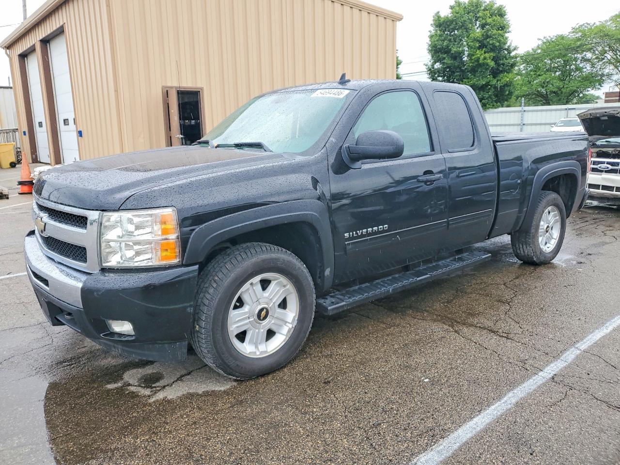 Salvage Chevrolet Silverado Image
