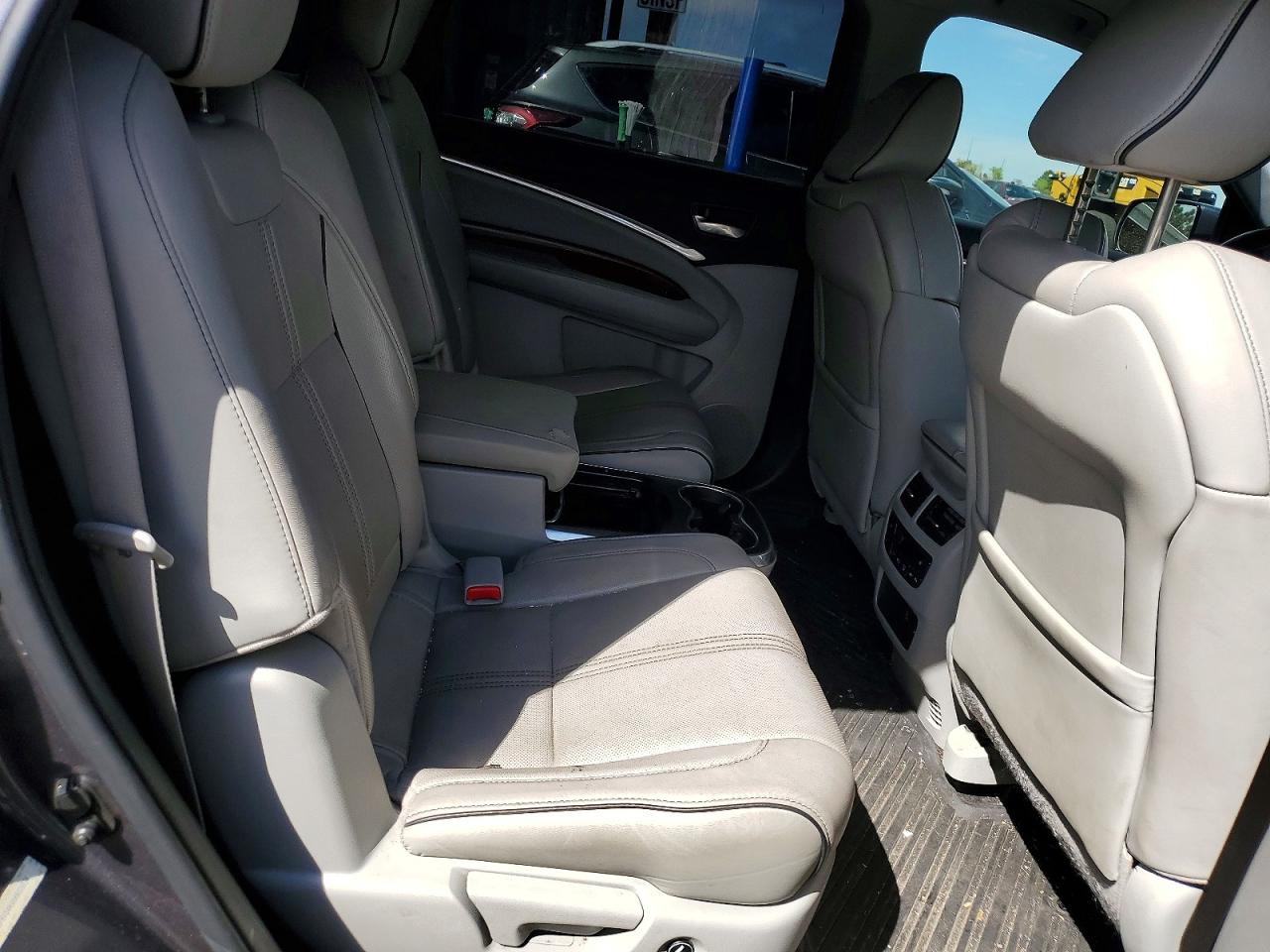 Acura MDX Advance