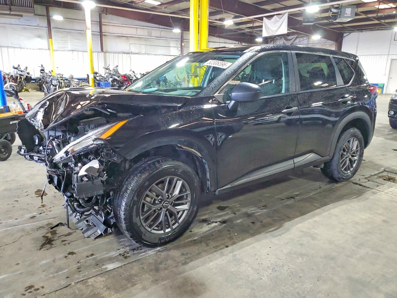 Salvage Nissan Rogue Image