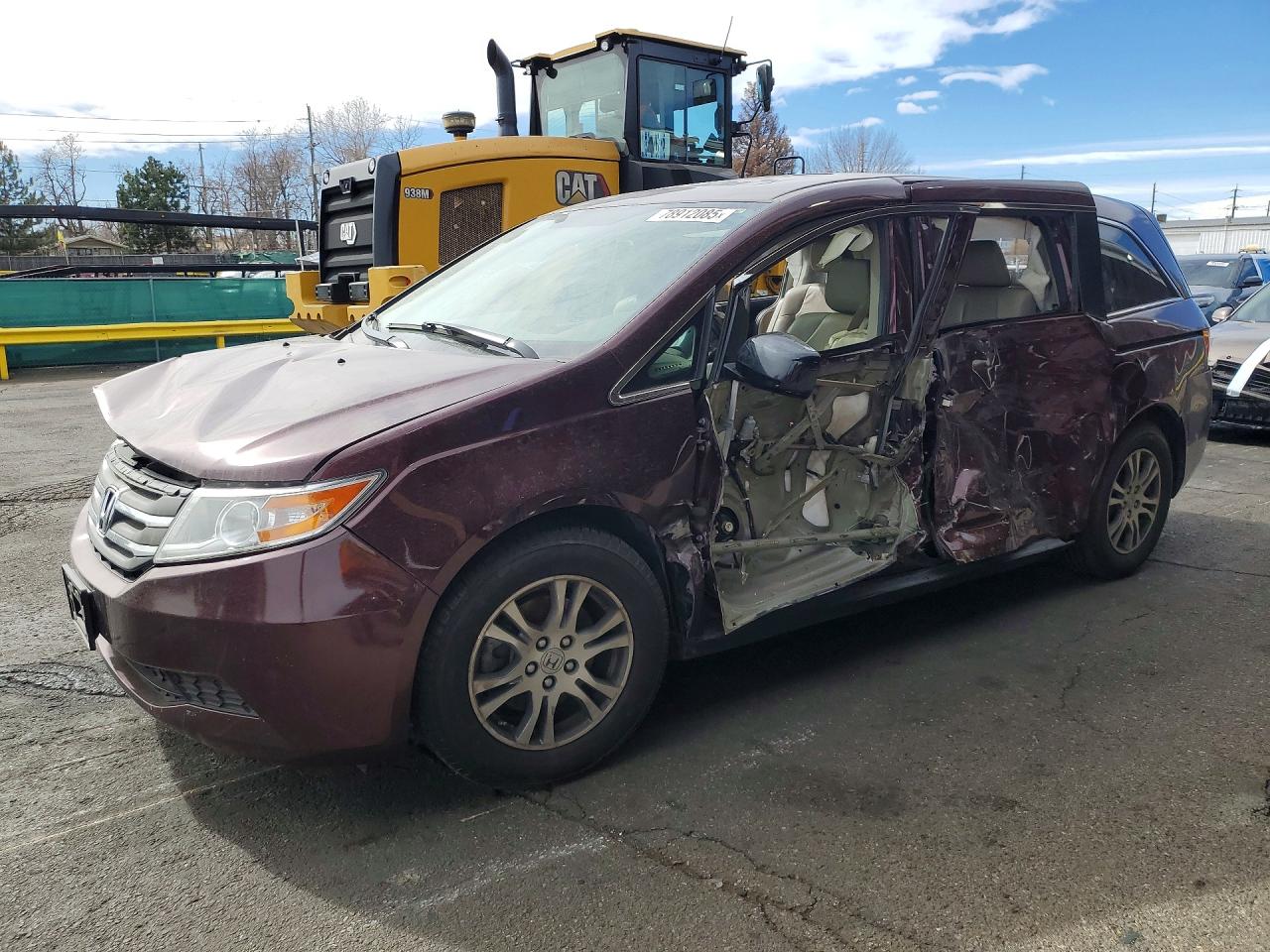 Salvage Honda Odyssey Image