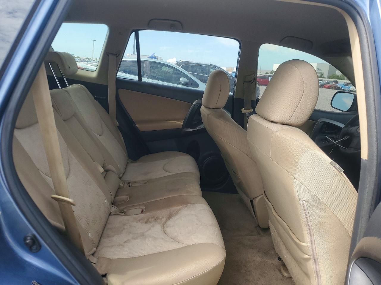 Toyota RAV4 Base