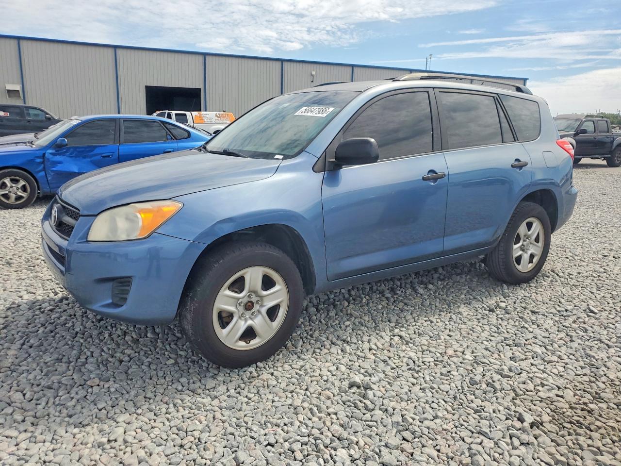 Salvage Toyota RAV4 Image