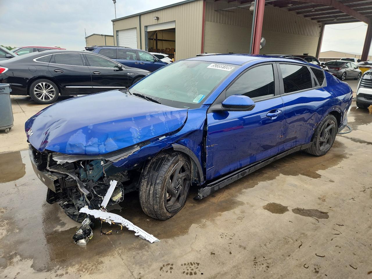 Salvage Kia K4 Image