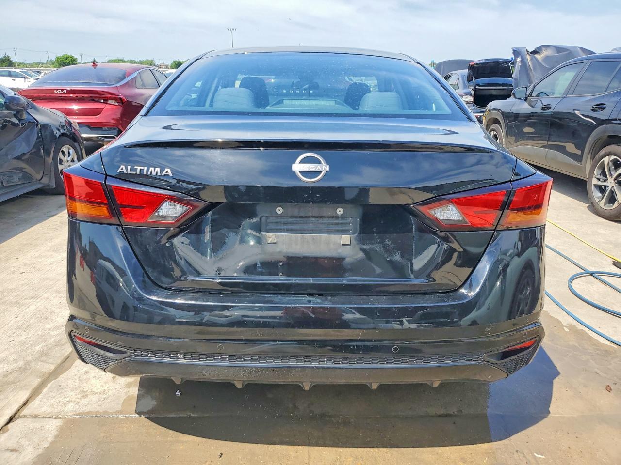 Nissan Altima S