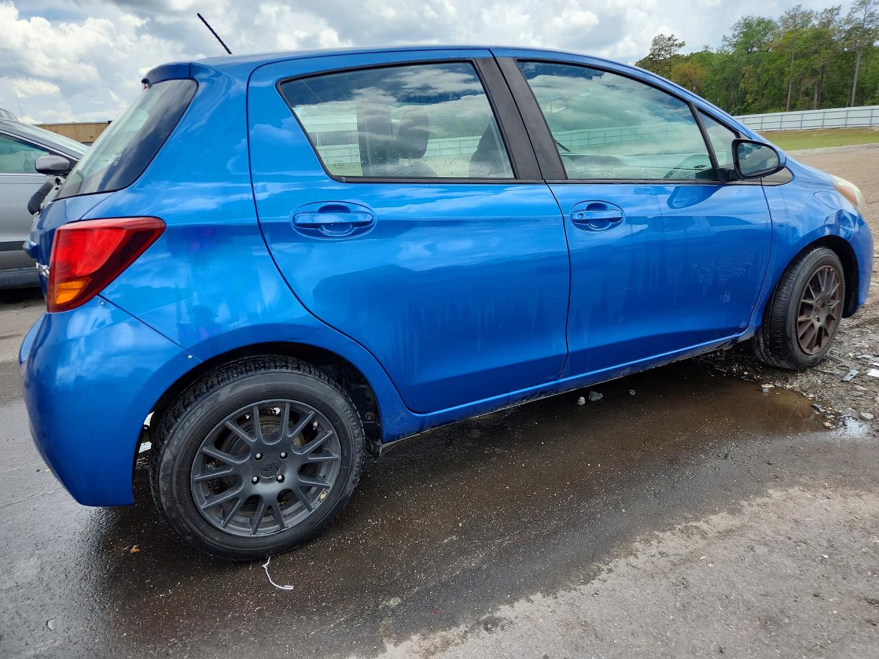 Toyota Yaris 5-door L