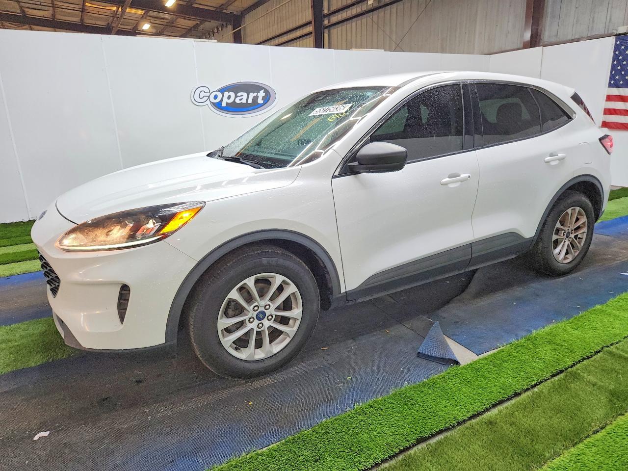 Salvage Ford Escape Image