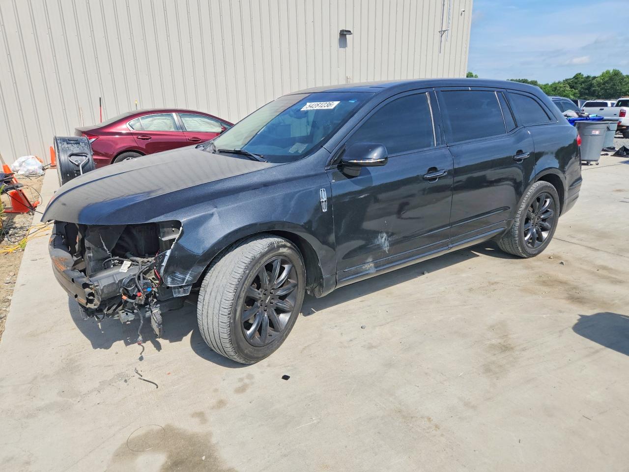 Salvage Lincoln MKT Image