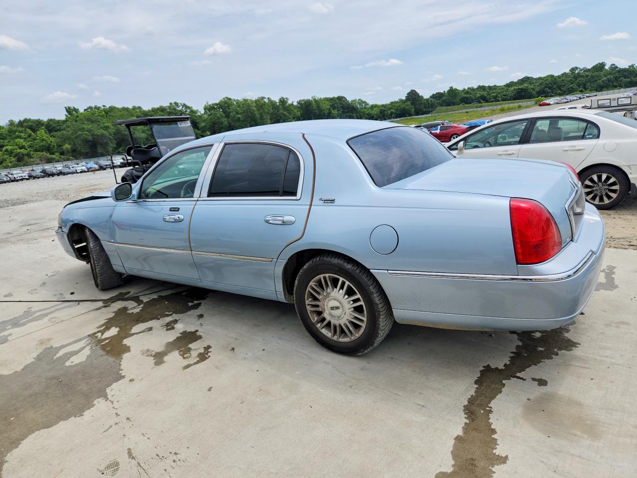 Lincoln Towncar Signature Limited