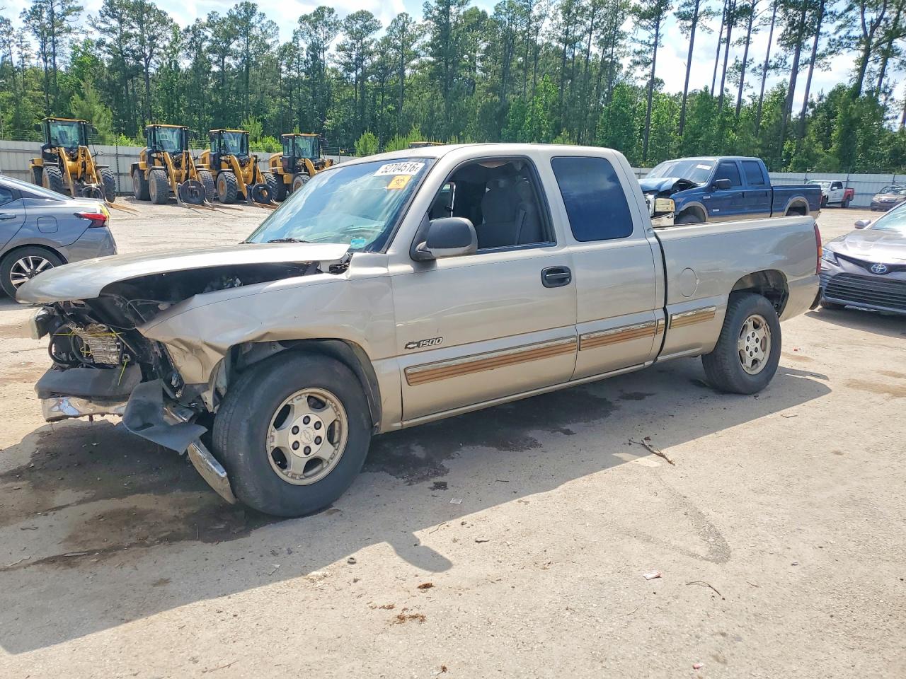 Salvage Chevrolet Silverado Image