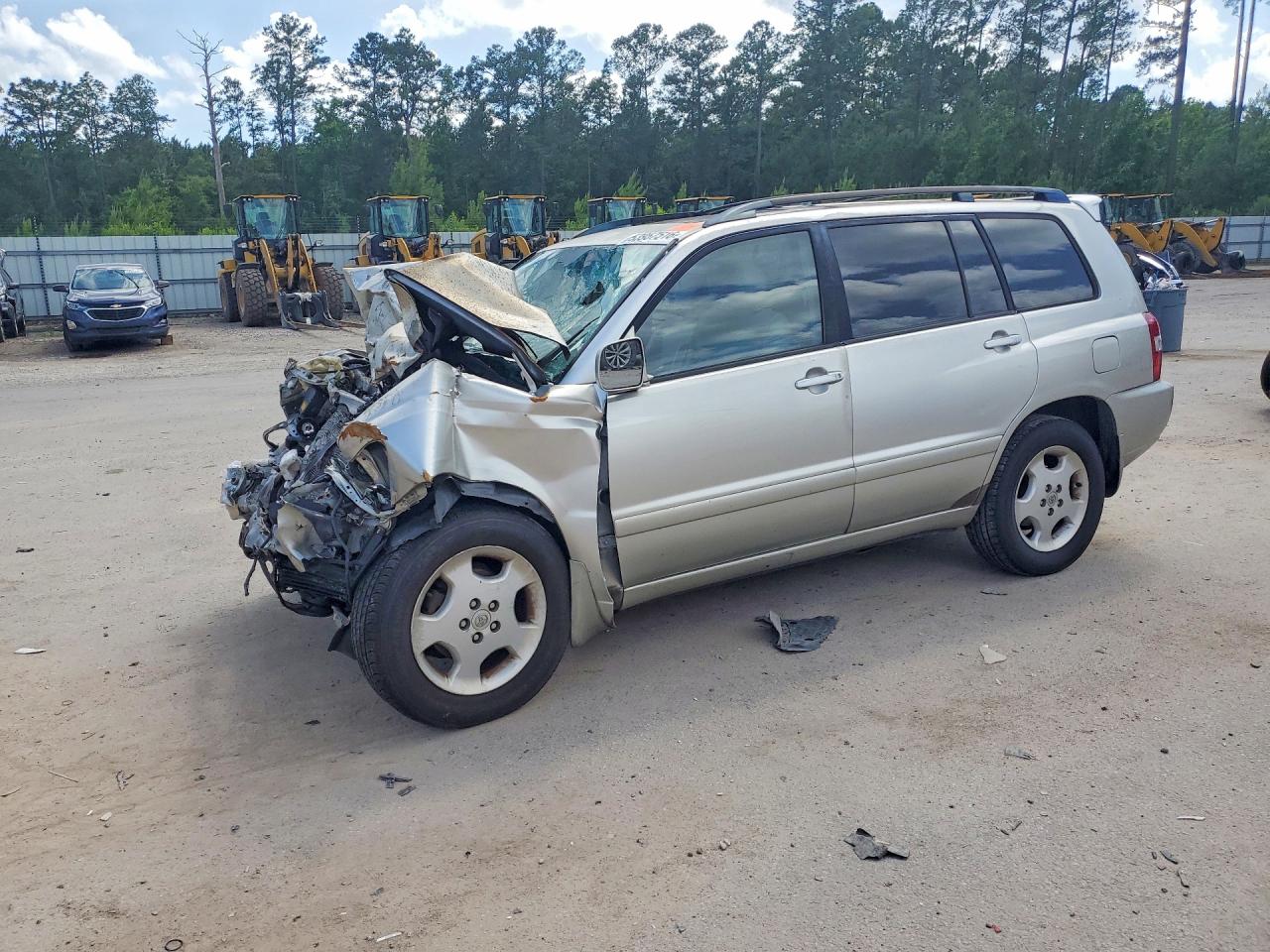 Salvage Toyota Highlander Image