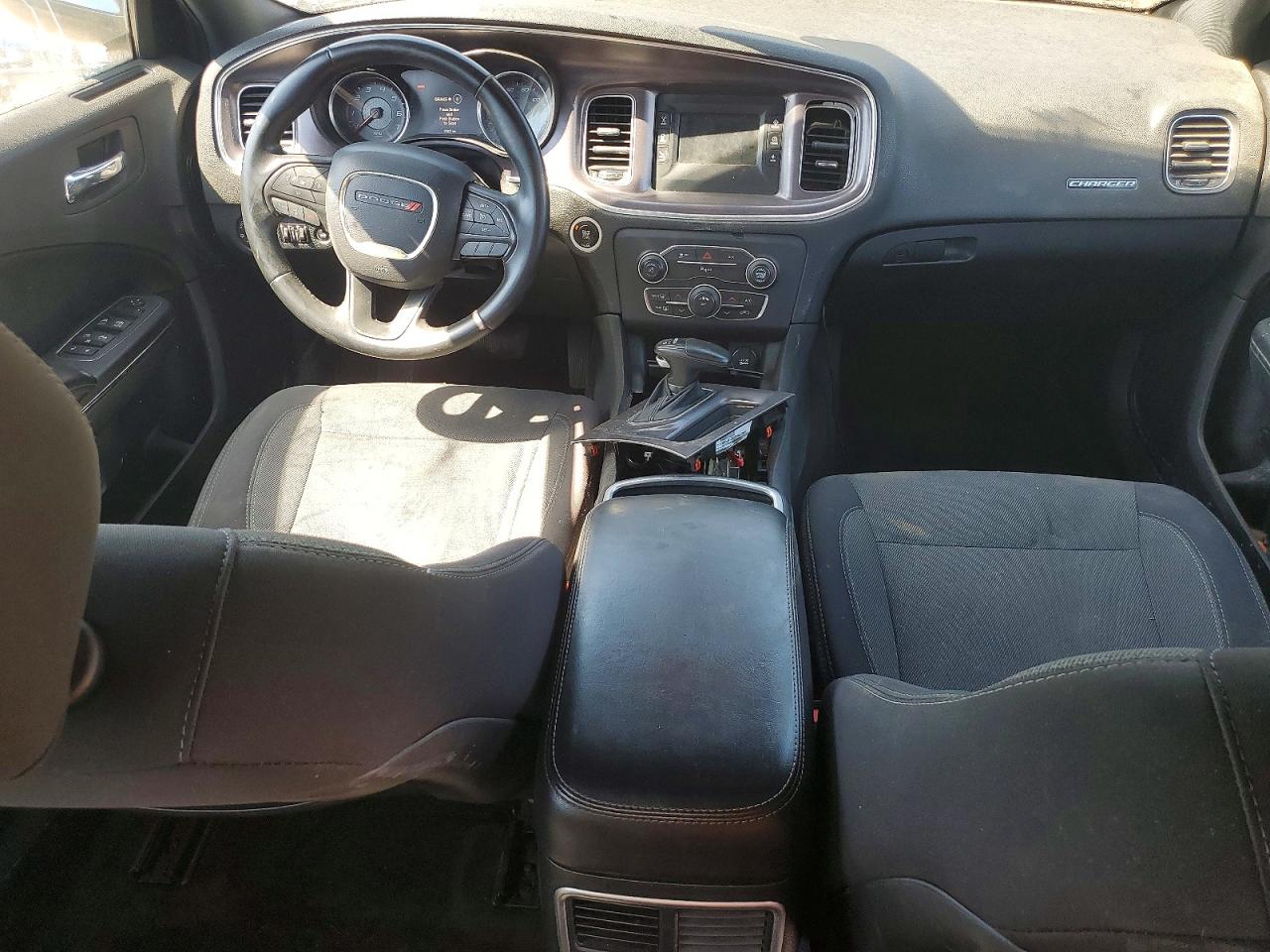 Dodge Charger Se