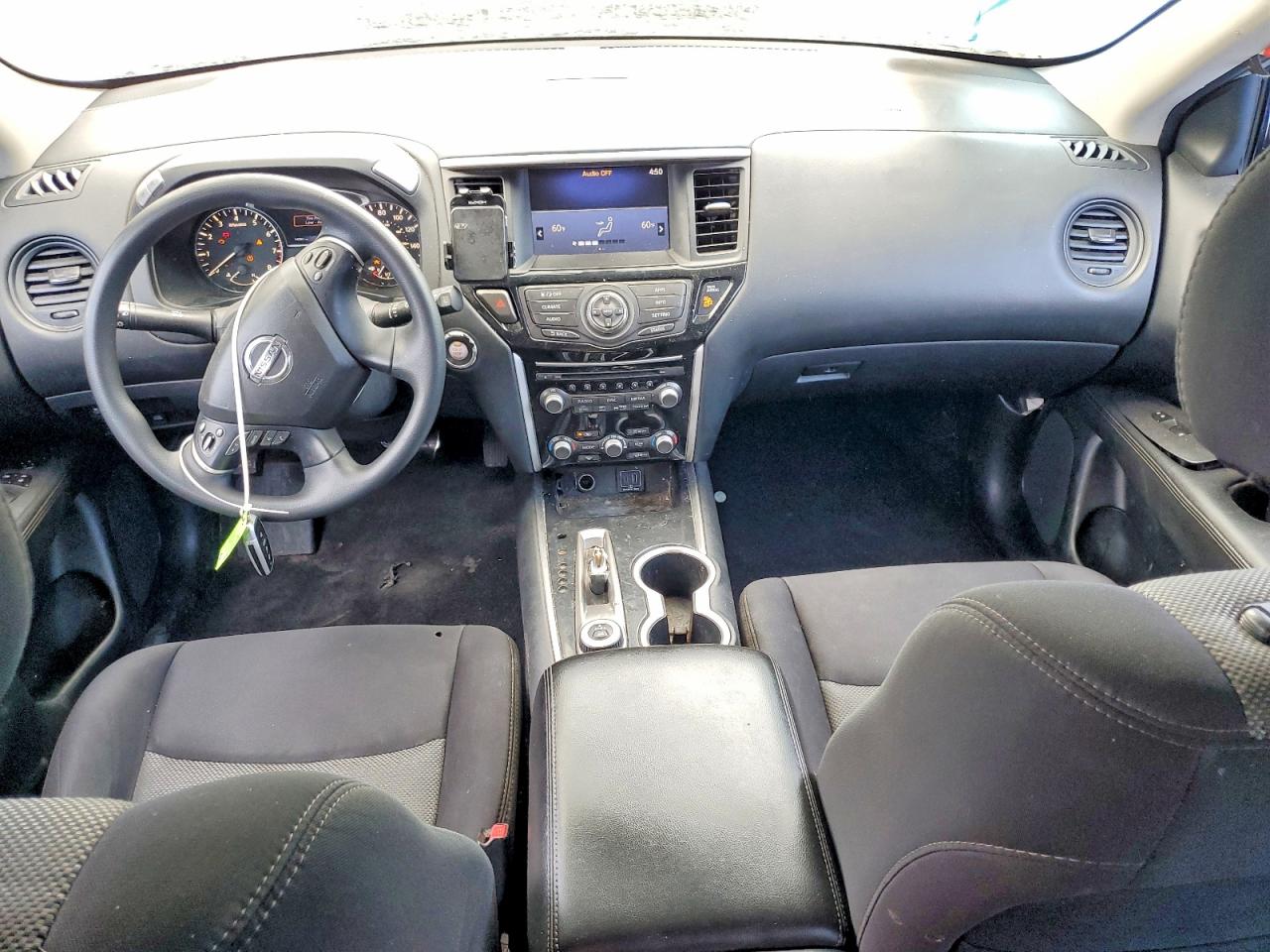 Nissan Pathfinder S