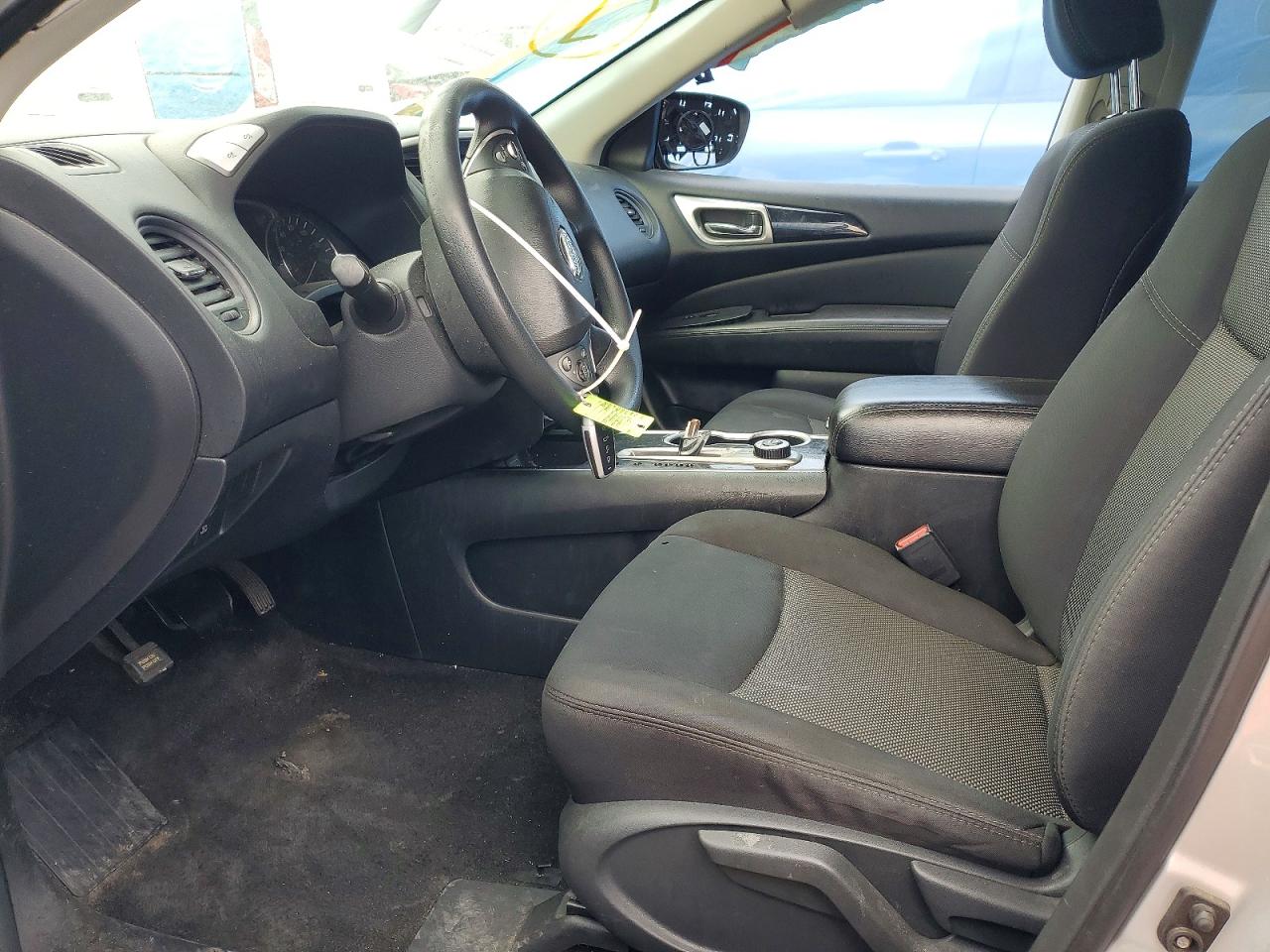 Nissan Pathfinder S