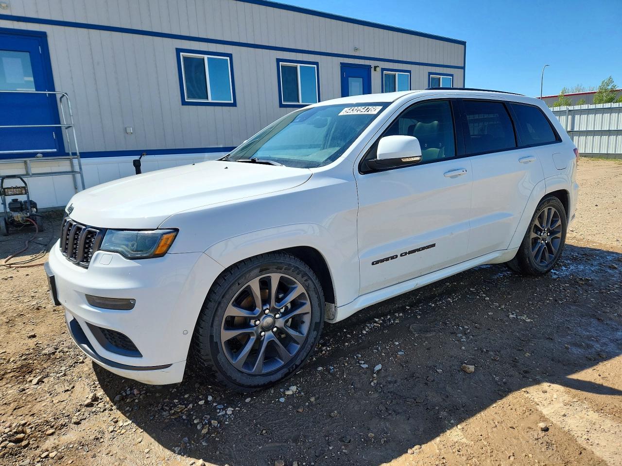 Salvage Jeep Cherokee Image