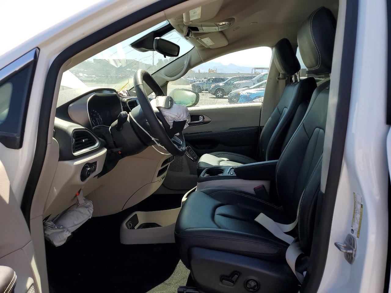 Chrysler Pacifica Touring L