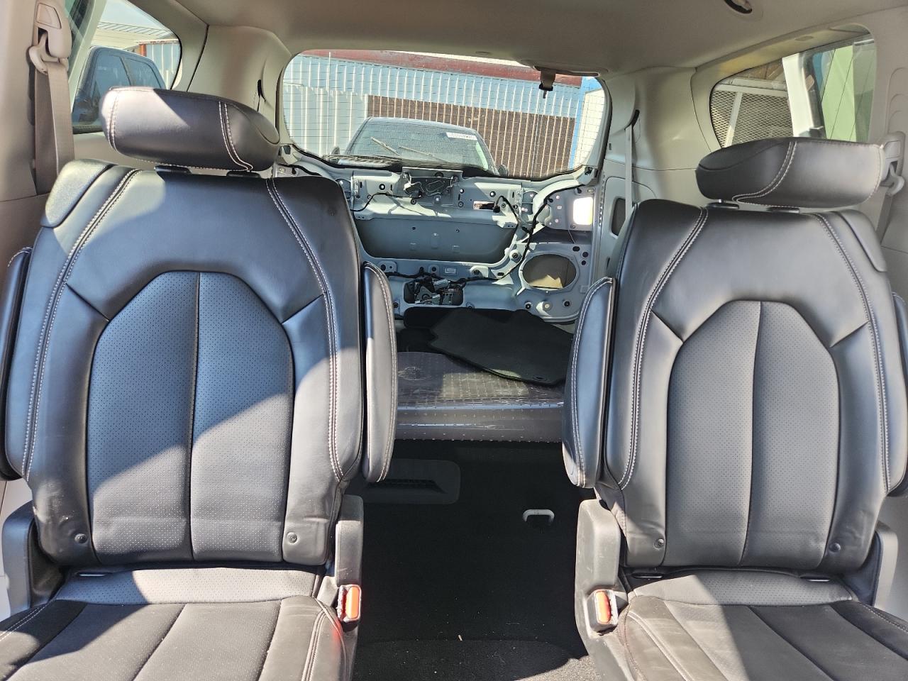 Chrysler Pacifica Touring L