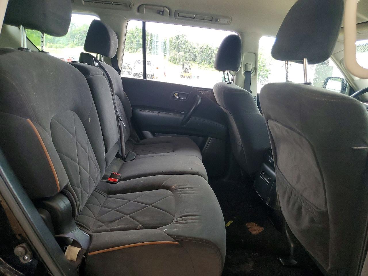 Nissan Armada Sv