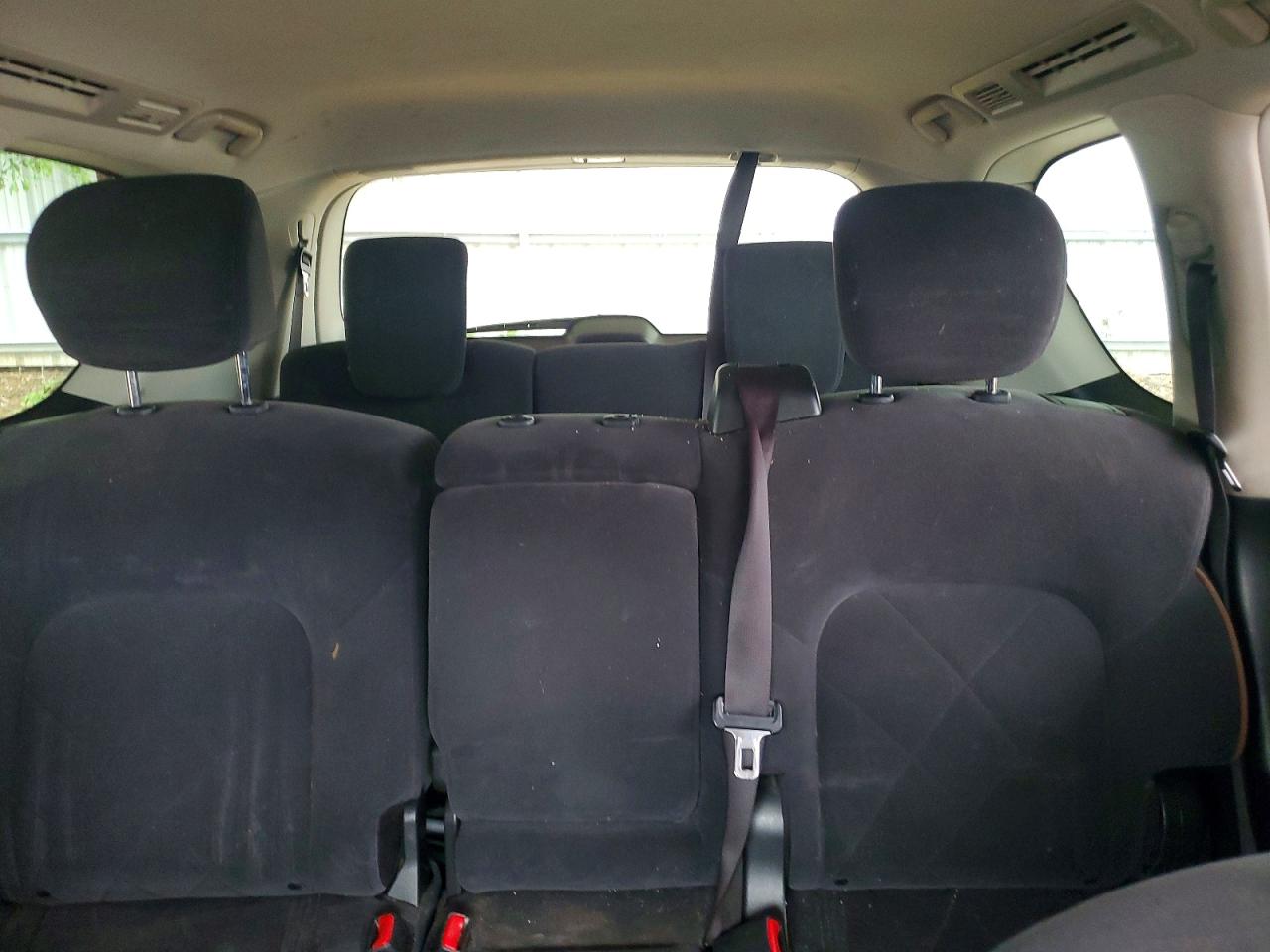 Nissan Armada Sv