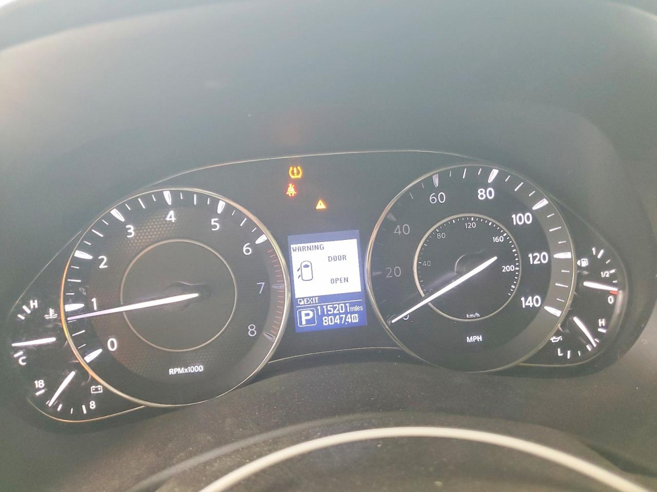 Nissan Armada Sv