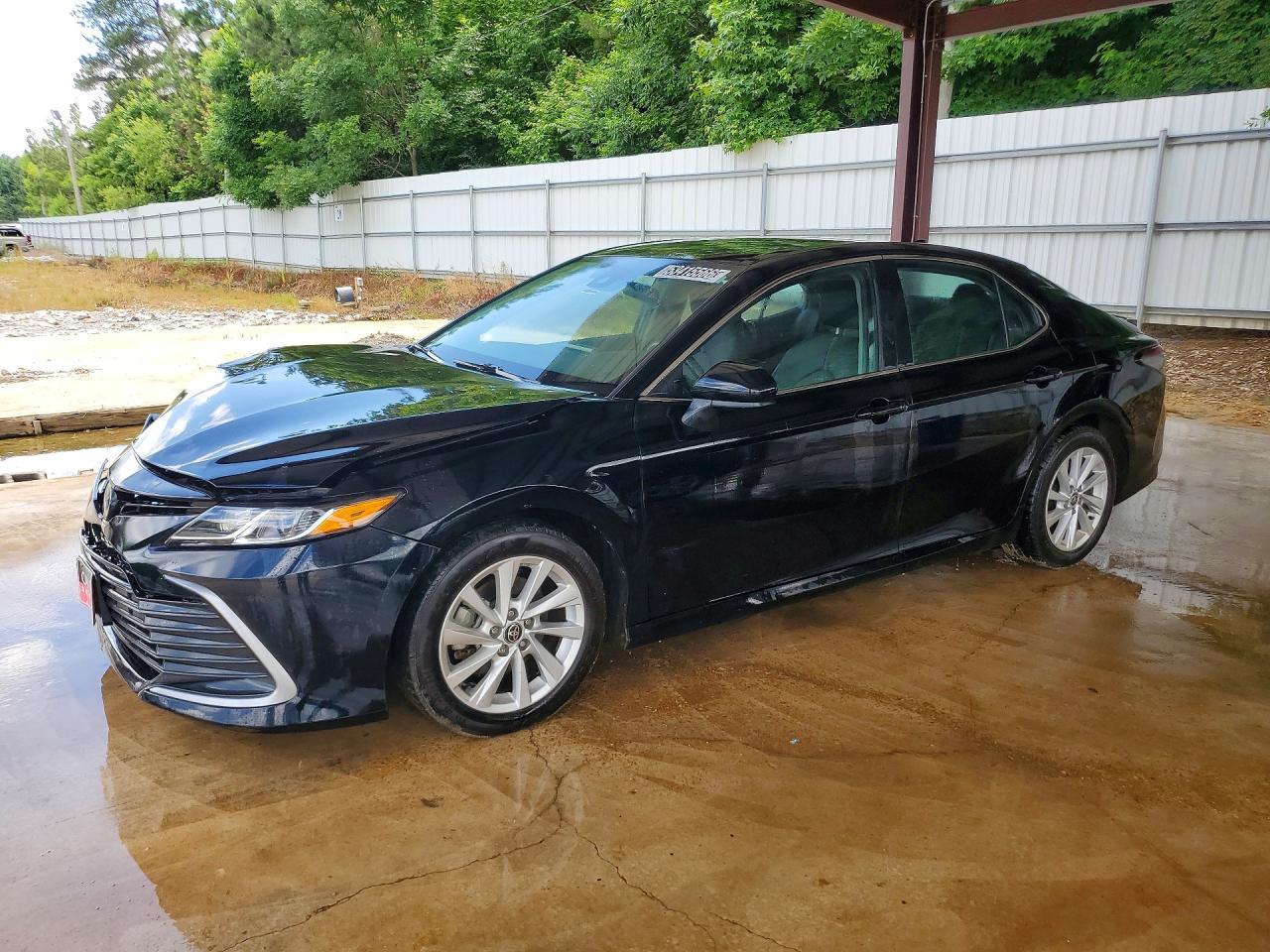 Salvage Toyota Camry Image