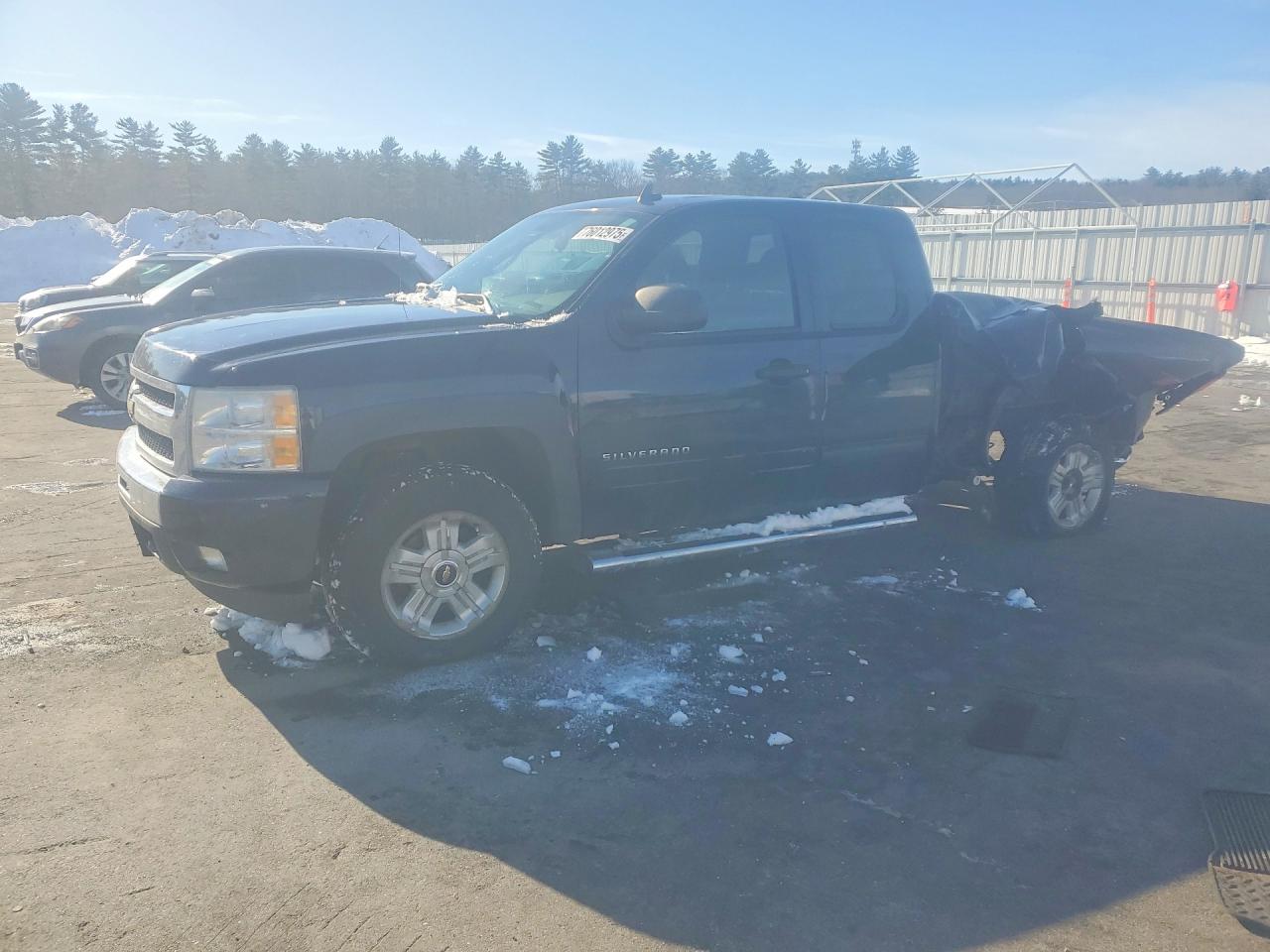 Salvage Chevrolet Silverado Image