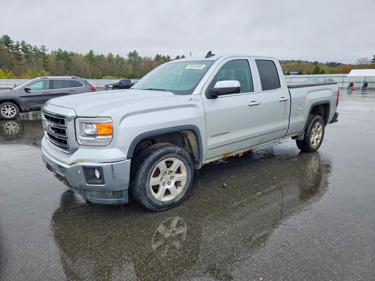 Salvage GMC Sierra Image