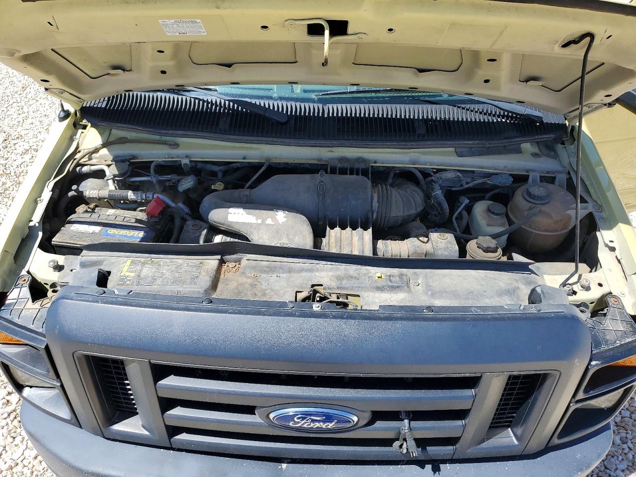 Ford Econoline E450 Super Duty Cutaway Van