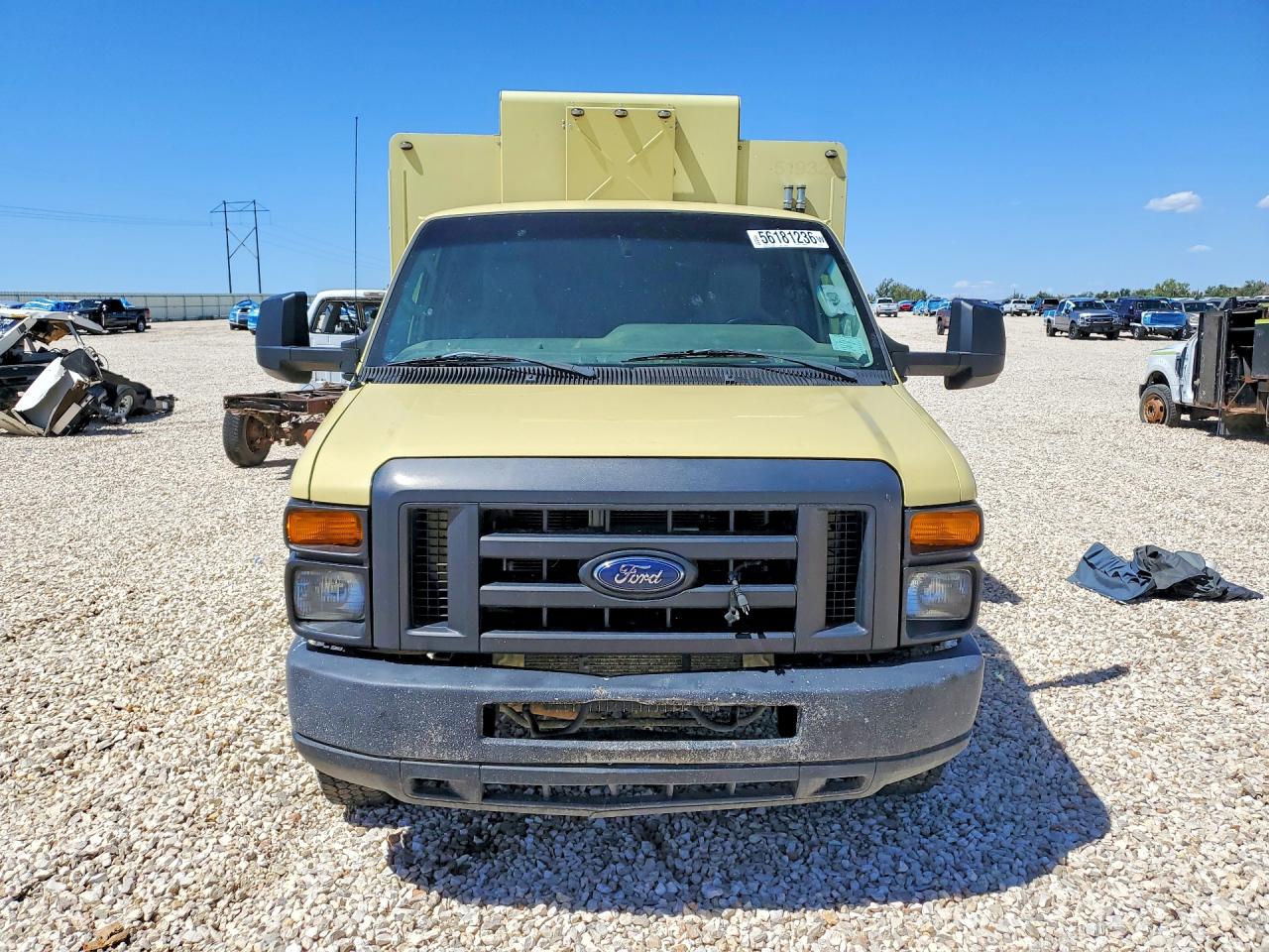 Ford Econoline E450 Super Duty Cutaway Van