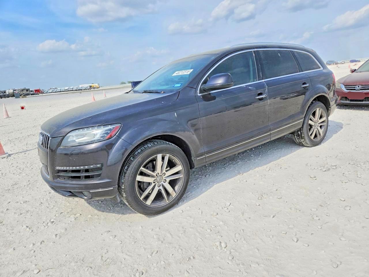 Salvage Audi Q7 Image