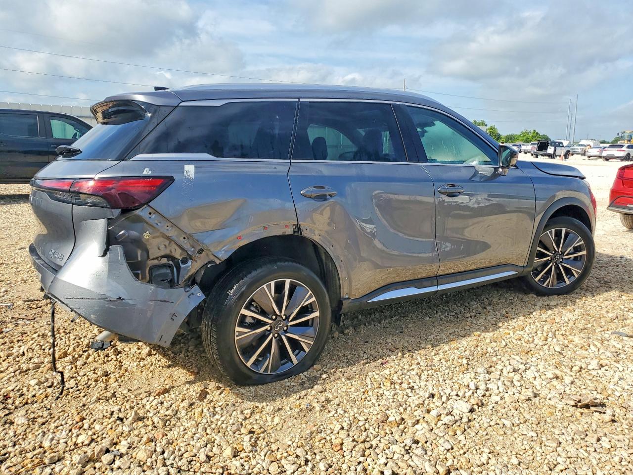 INFINITI Qx Luxe
