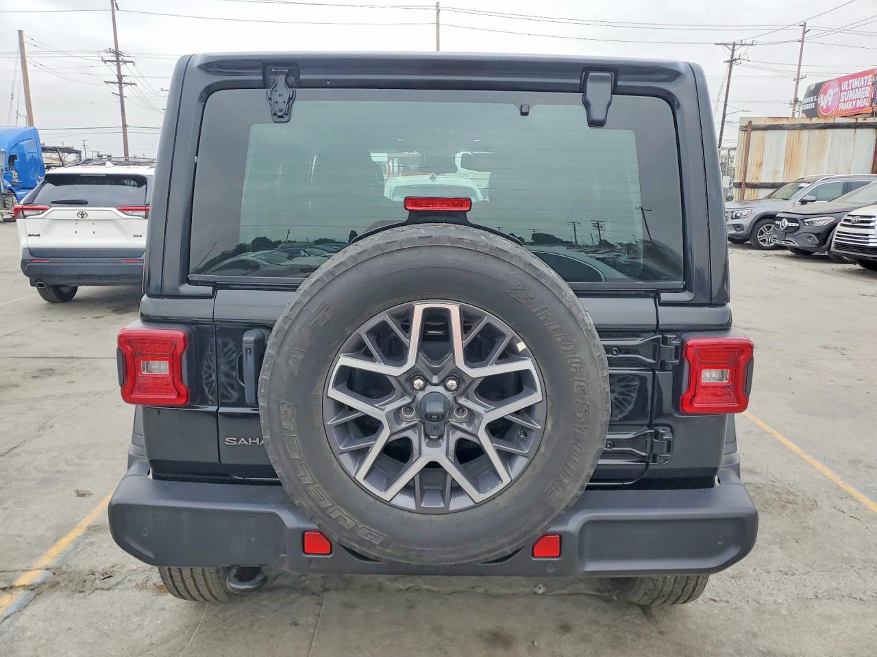 Jeep Wrangler Sahara