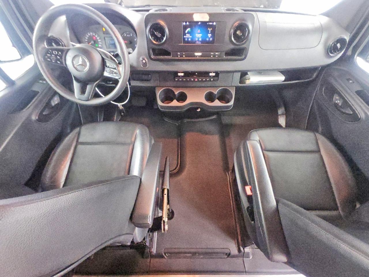 Mercedes-Benz Sprinter 2500
