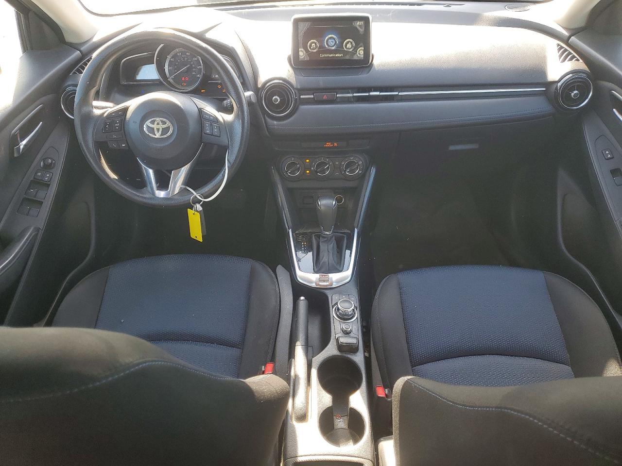 Toyota Yaris Base