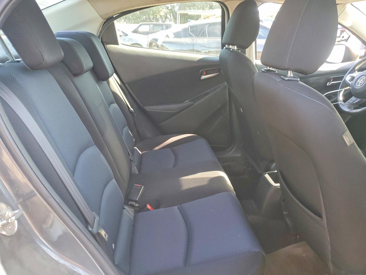 Toyota Yaris Base
