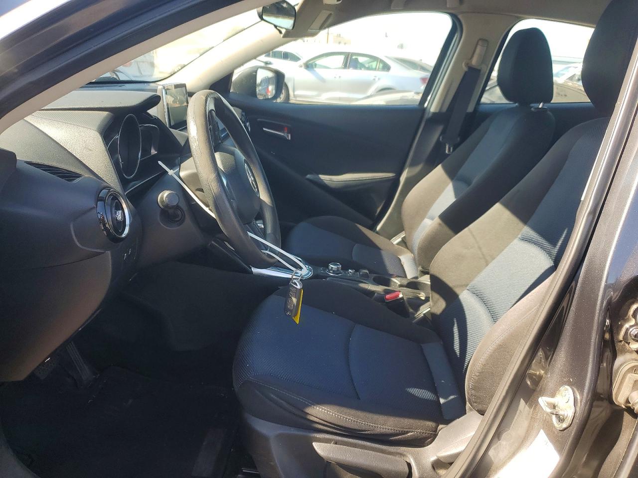 Toyota Yaris Base