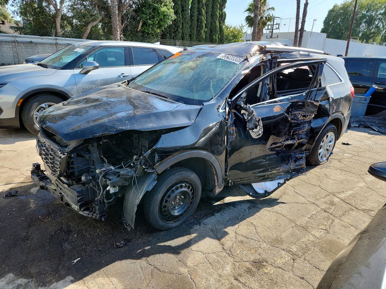 Salvage Kia Sorento Image