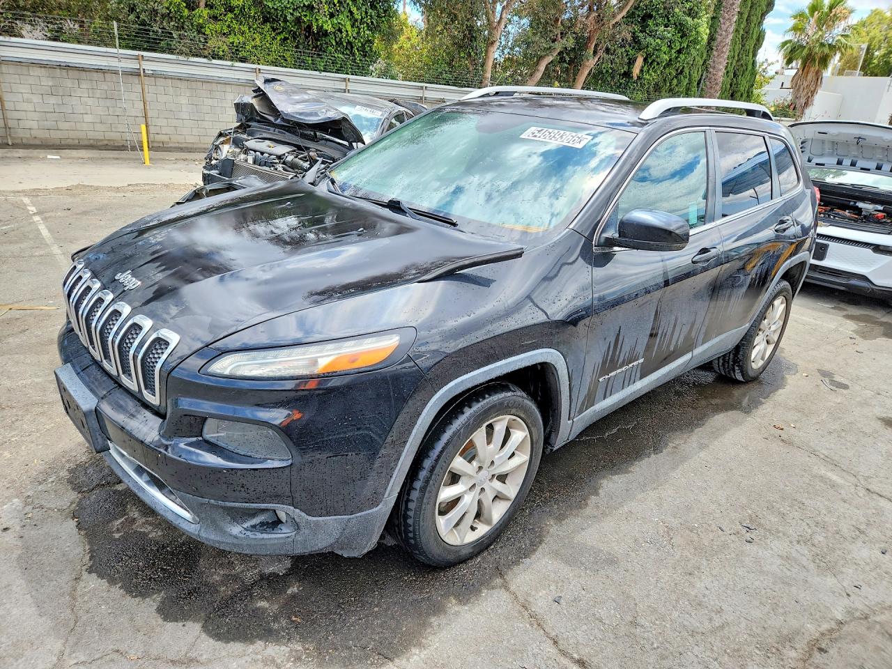 Salvage Jeep Cherokee Image