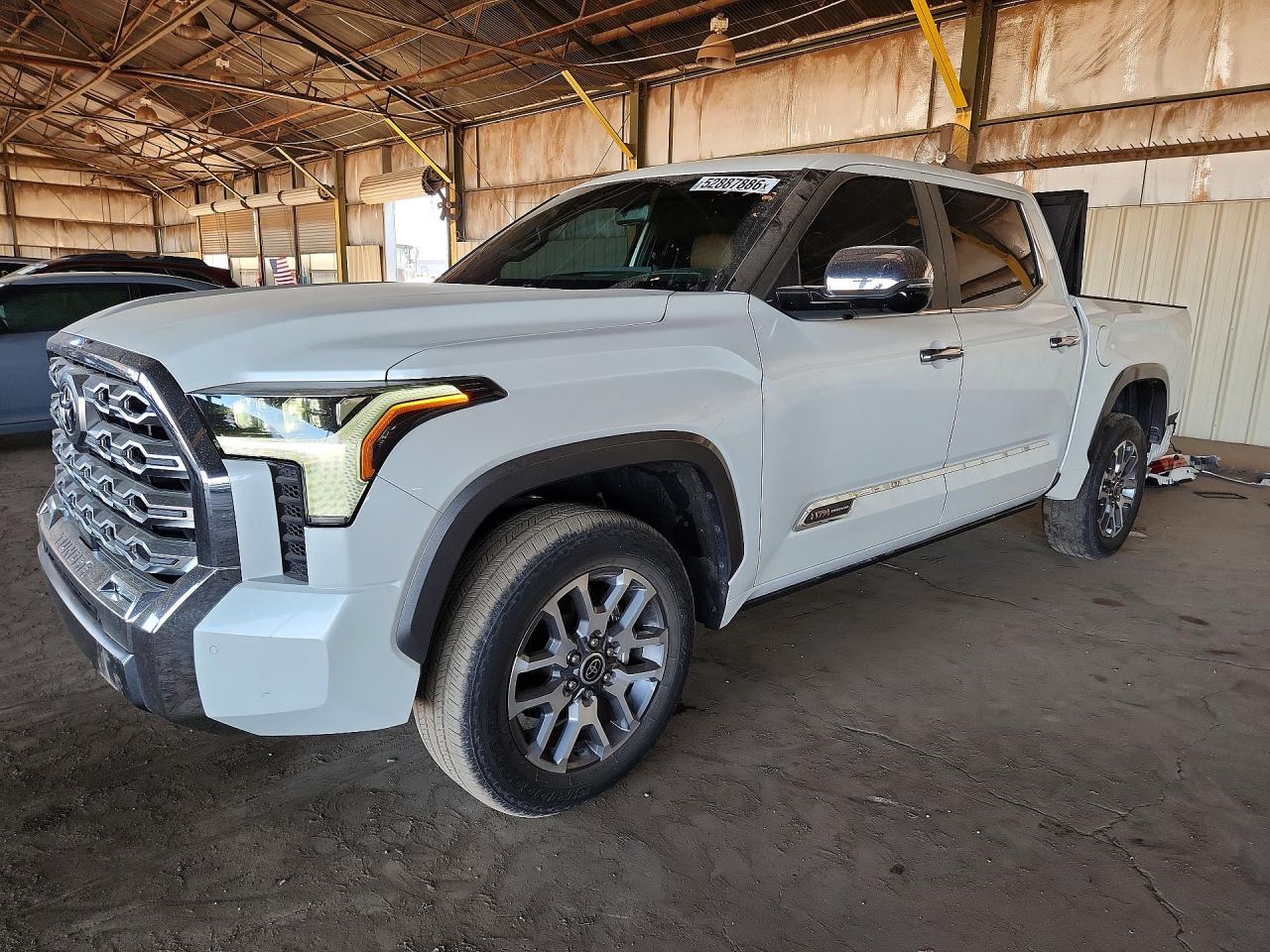 Salvage Toyota Tundra Image