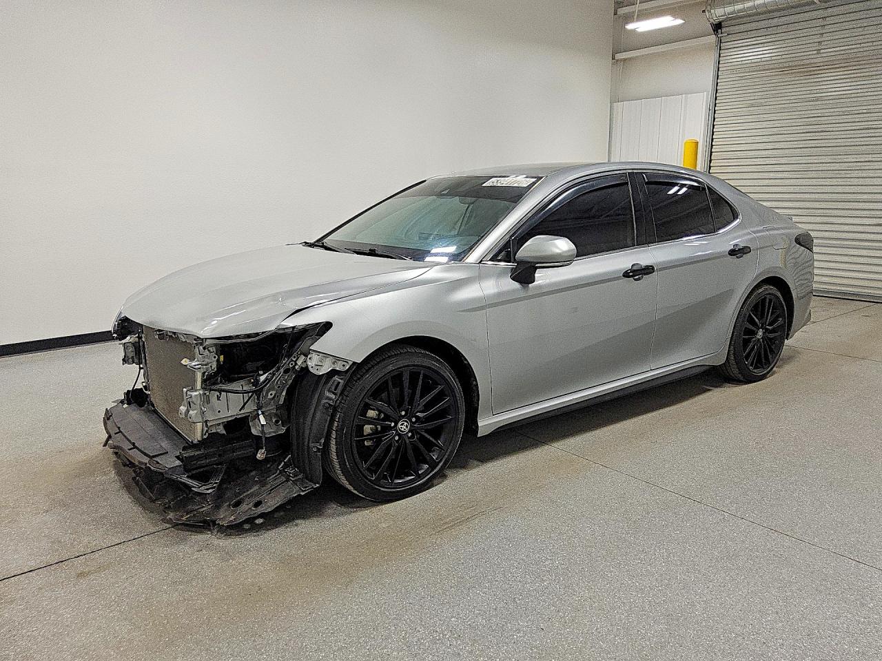Salvage Toyota Camry Image