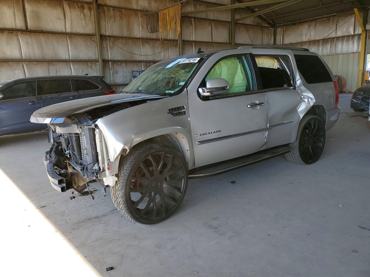 Salvage Cadillac Escalade Image