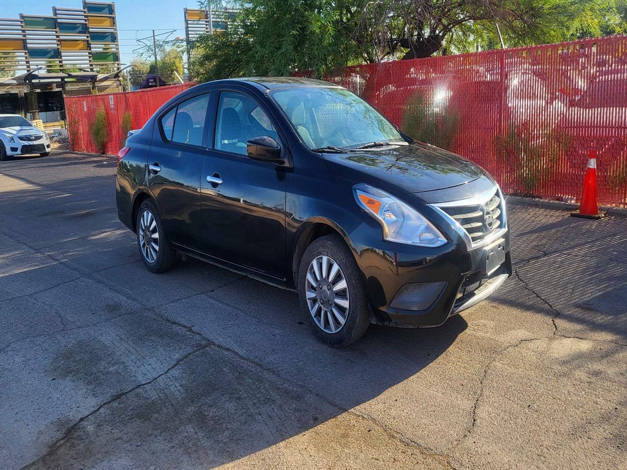 Salvage Nissan Versa Image