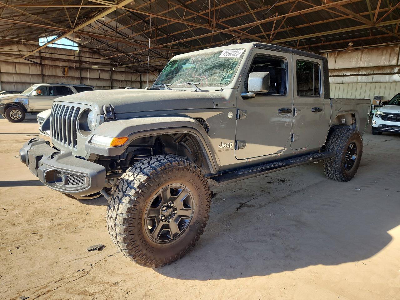 Salvage Jeep Gladiator Image