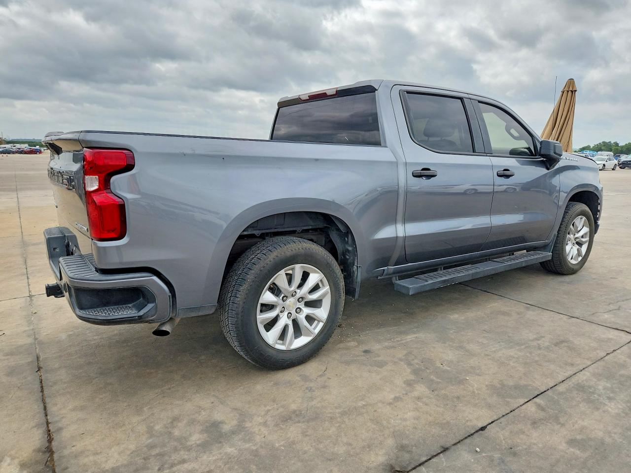 Chevrolet Silverado C1500 Custom