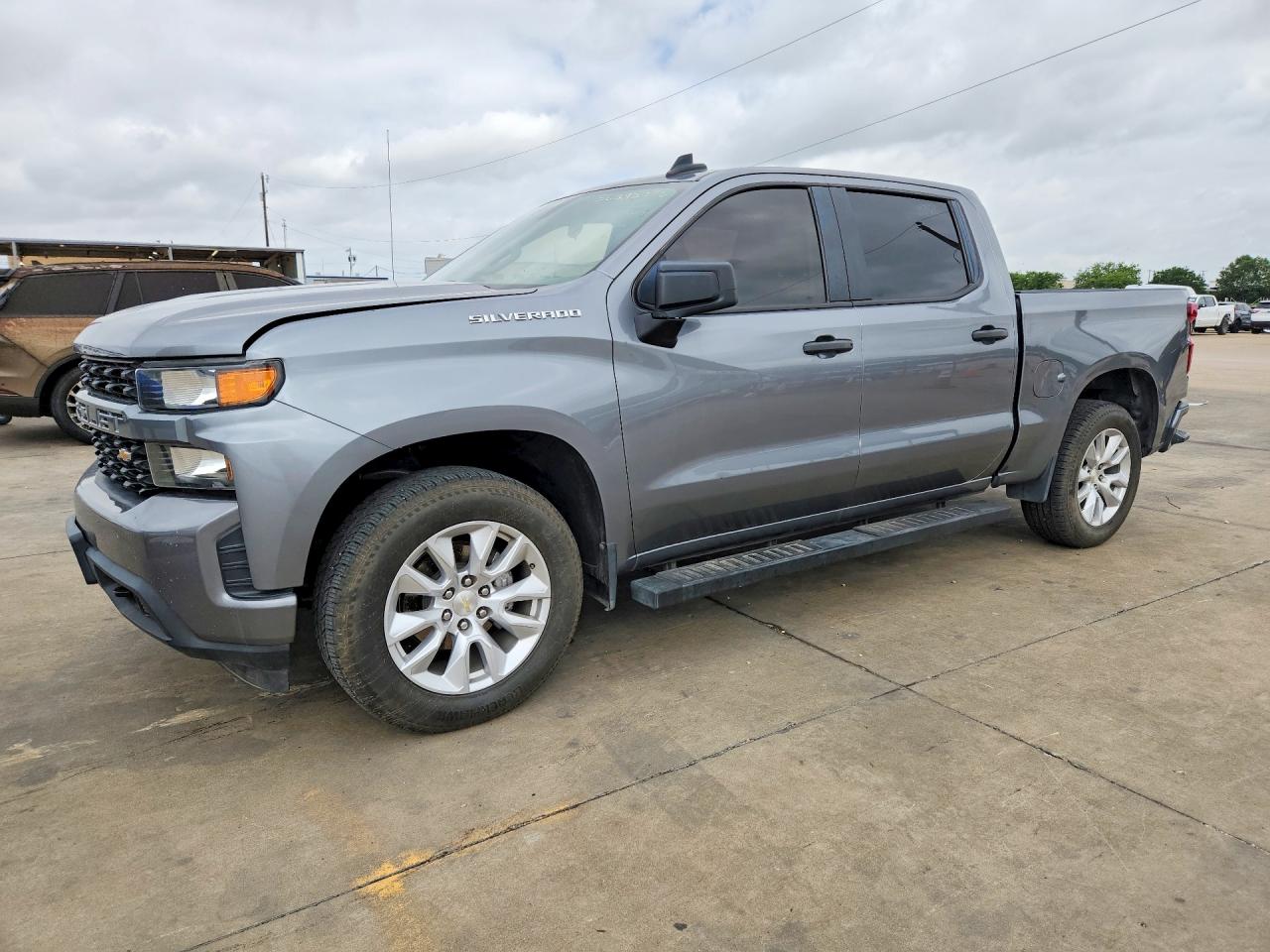 Salvage Chevrolet Silverado Image